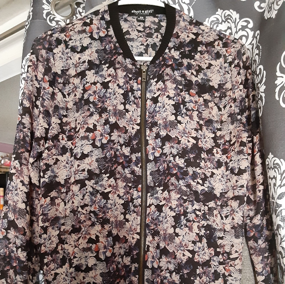 Slim- fit flower jackets